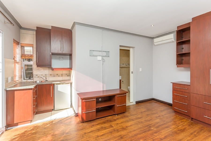 To Let 4 Bedroom Property for Rent in Sunningdale Western Cape